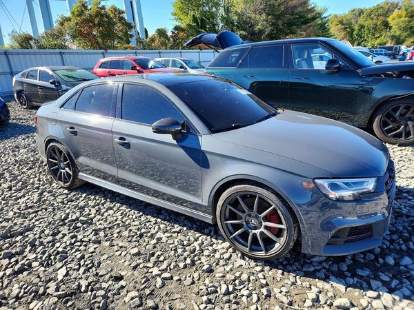 2017 AUDI S3 quattro Premium Plus — Passenger 3/4