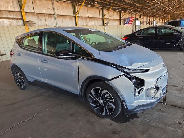 2023 CHEVROLET BOLT 2LT — Passenger 3/4