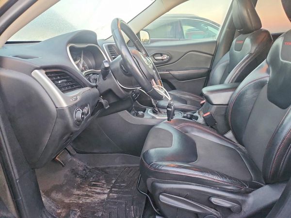 2015 JEEP CHEROKEE Trailhawk — DENT