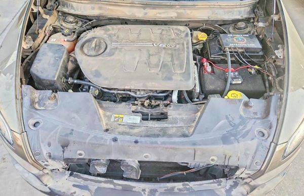 2015 JEEP CHEROKEE Trailhawk — Engine bay