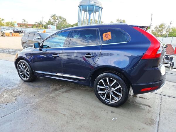 2017 VOLVO XC60 Dynamic — DSRA