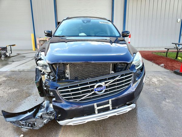 2017 VOLVO XC60 Dynamic — DIRF