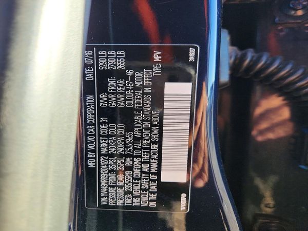 2017 VOLVO XC60 Dynamic — VINS