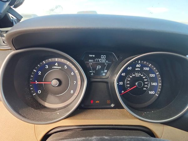 2012 HYUNDAI ELANTRA GLS(Middle grade) — ODOM