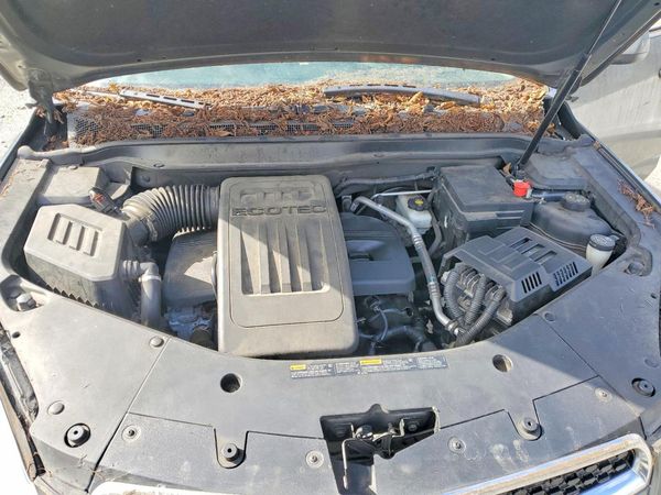 2013 CHEVROLET EQUINOX 2LT — Engine bay