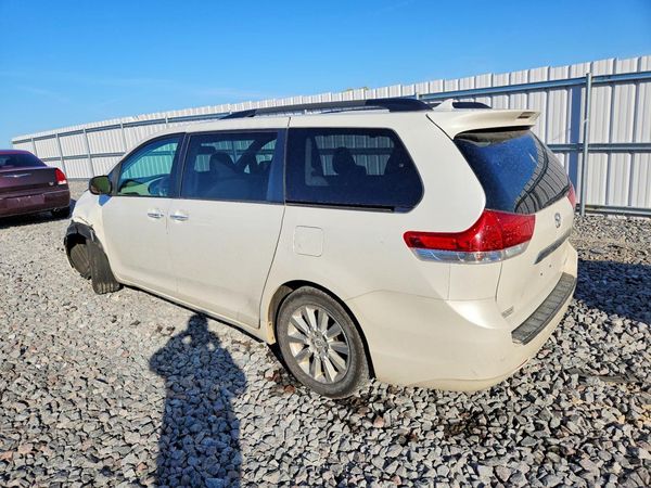 2012 TOYOTA SIENNA — DSRA