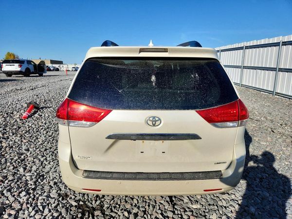 2012 TOYOTA SIENNA — DIRR