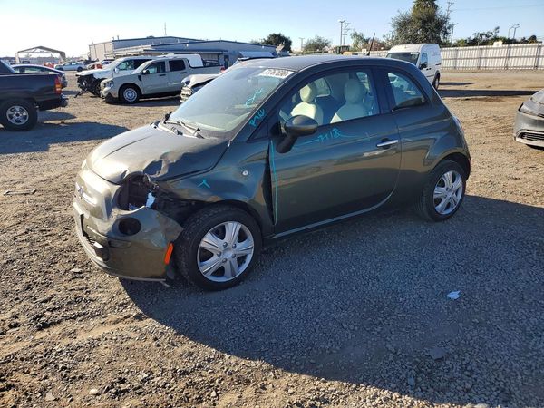 2015 FIAT 500 Pop — Front 3/4