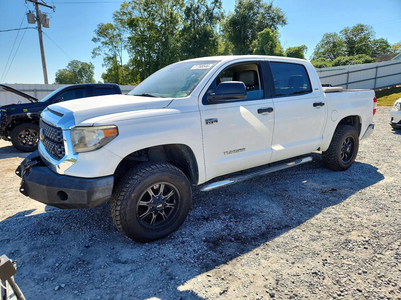 2021 TOYOTA TUNDRA SR5 grade — Front 3/4