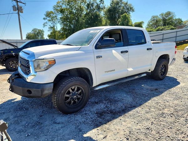 2021 TOYOTA TUNDRA SR5 grade — Front 3/4