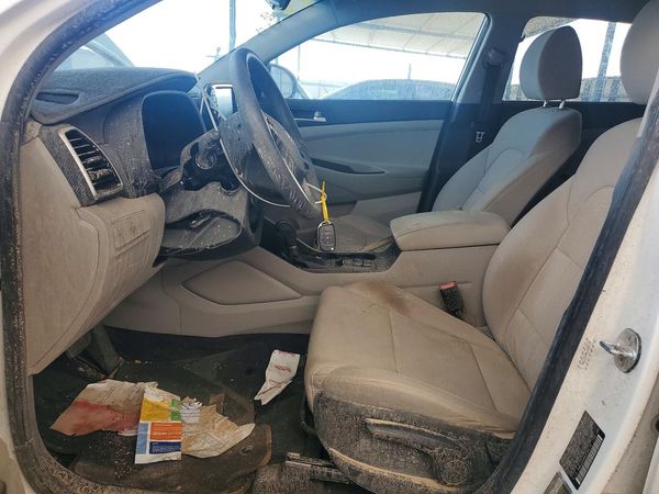 2020 HYUNDAI TUCSON SE — DENT