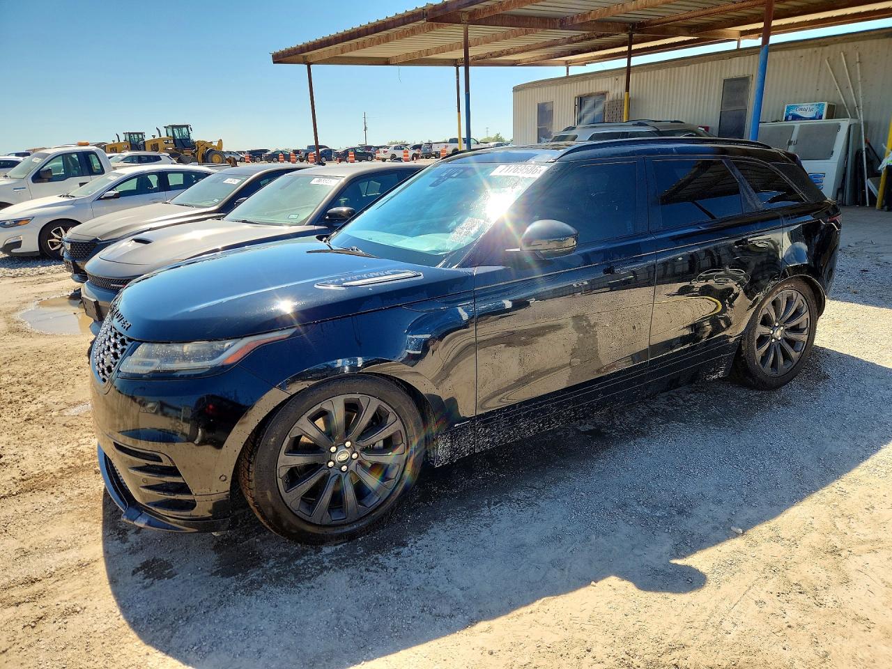 2018 LAND ROVER RANGEROVER R-Dynamic SE — Front 3/4