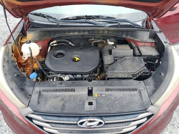 2016 HYUNDAI TUCSON — Engine bay