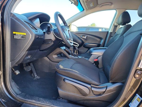 2014 HYUNDAI TUCSON GL (Middle-low Level) — DENT