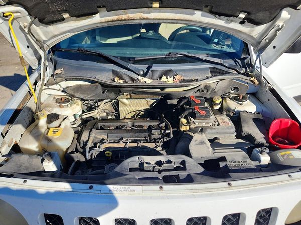 2014 JEEP PATRIOT Sport — Engine bay