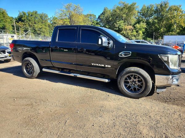 2018 NISSAN TITAN — Passenger 3/4