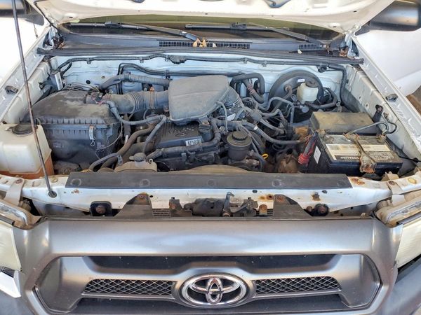2012 TOYOTA TACOMA — Engine bay