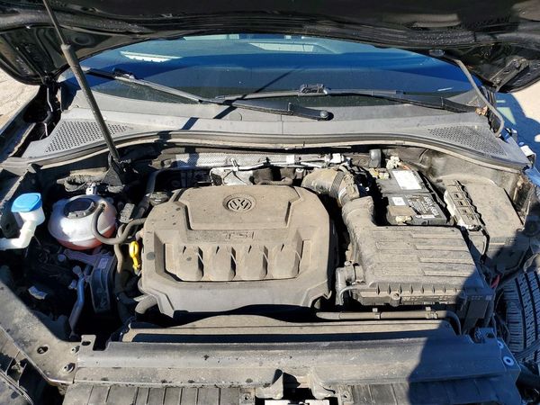 2019 VOLKSWAGEN TIGUAN — Engine bay