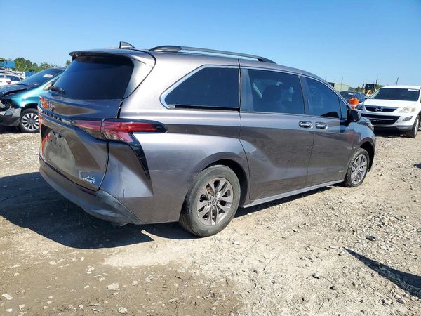 2021 TOYOTA SIENNA XLE — PSRA