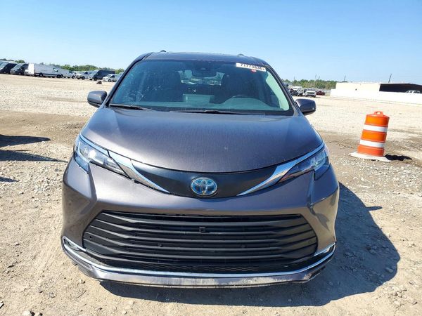 2021 TOYOTA SIENNA XLE — DIRF