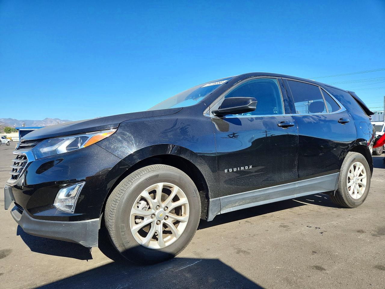 2020 CHEVROLET EQUINOX LT (1LT) — Front 3/4