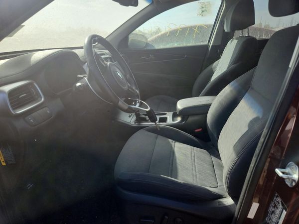 2017 KIA SORENTO L, LX — DENT
