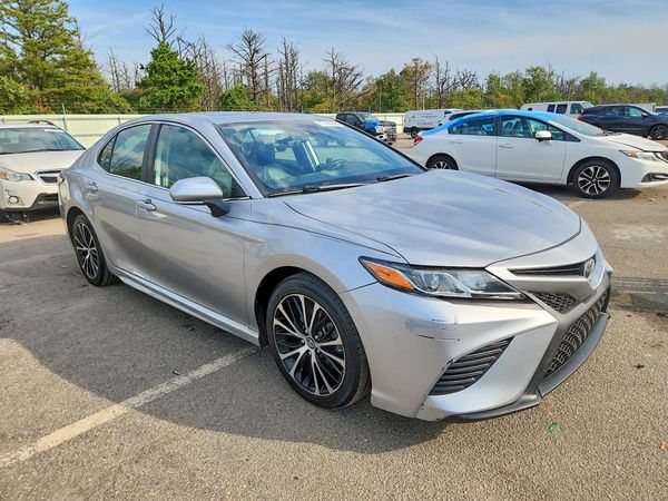 2019 TOYOTA CAMRY L/LE/SE/XLE — Passenger 3/4
