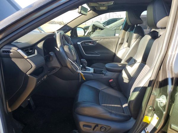 2019 TOYOTA RAV4 XSE HV 4WD — DENT