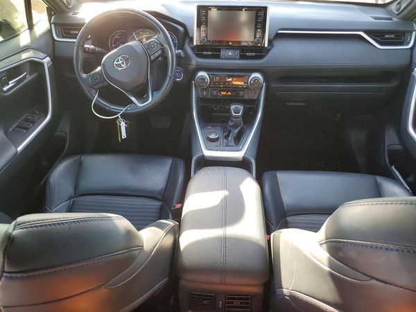 2019 TOYOTA RAV4 XSE HV 4WD — CKPT