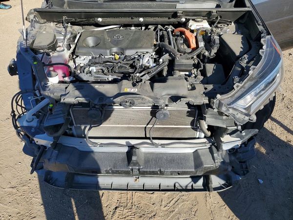 2019 TOYOTA RAV4 XSE HV 4WD — Engine bay