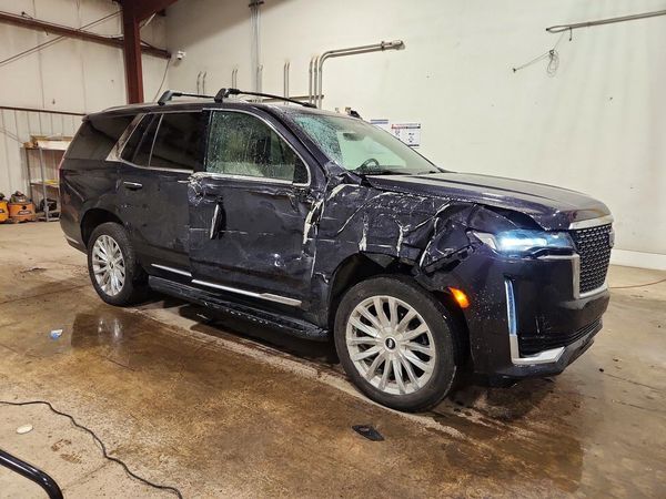 2024 CADILLAC ESCALADE Premium Luxury — Passenger 3/4
