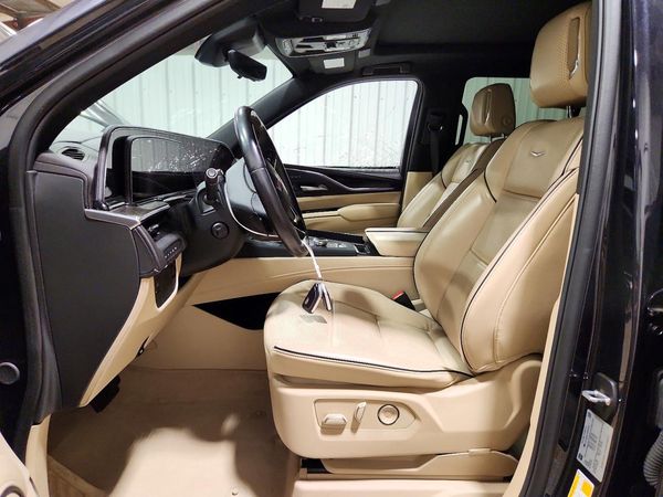 2024 CADILLAC ESCALADE Premium Luxury — DENT