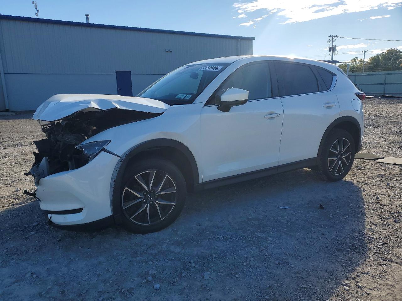2018 MAZDA CX-5 Touring — Front 3/4