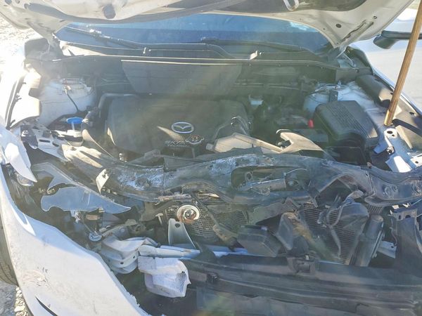 2018 MAZDA CX-5 Touring — Engine bay