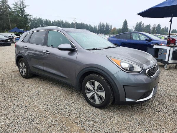 2018 KIA NIRO FE (HEV), LX (HEV) — Passenger 3/4