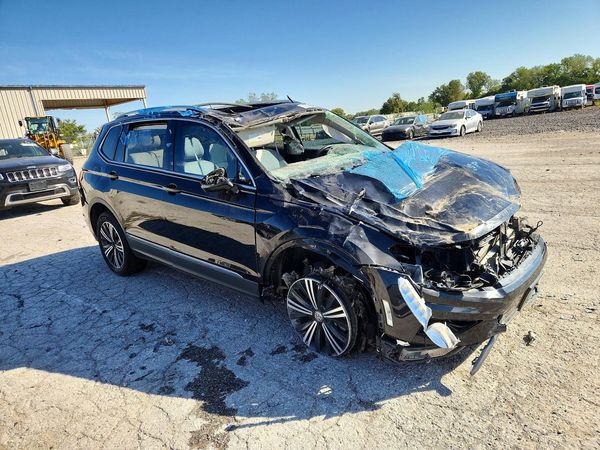 2019 VOLKSWAGEN TIGUAN — Passenger 3/4