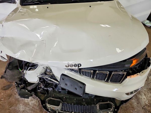 2018 JEEP CHEROKEE Limited — Engine bay