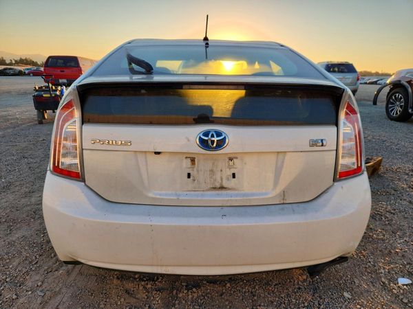 2015 TOYOTA PRIUS — DIRR