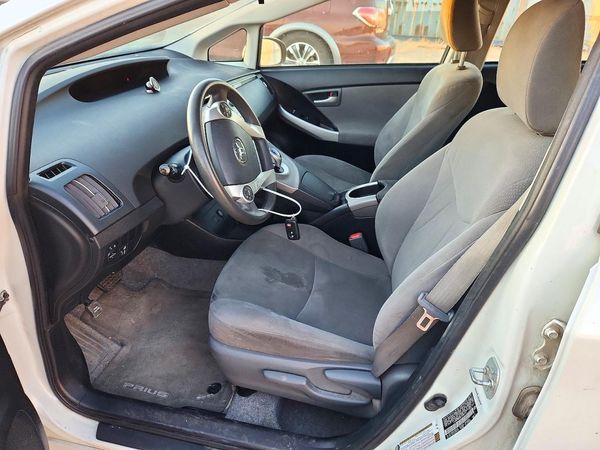 2015 TOYOTA PRIUS — DENT
