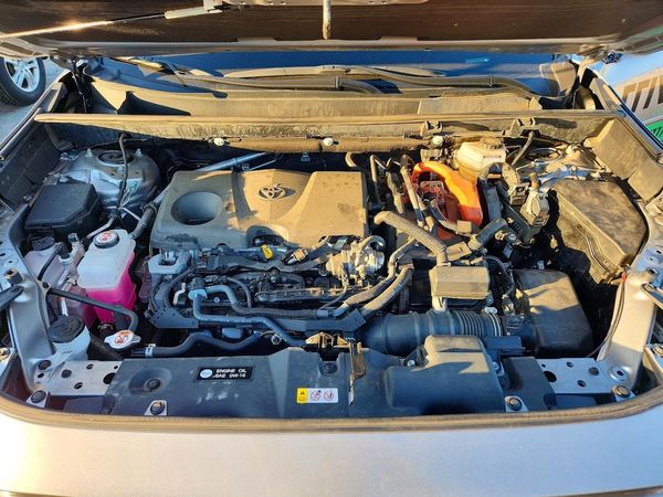2025 TOYOTA RAV4 XSE — Engine bay