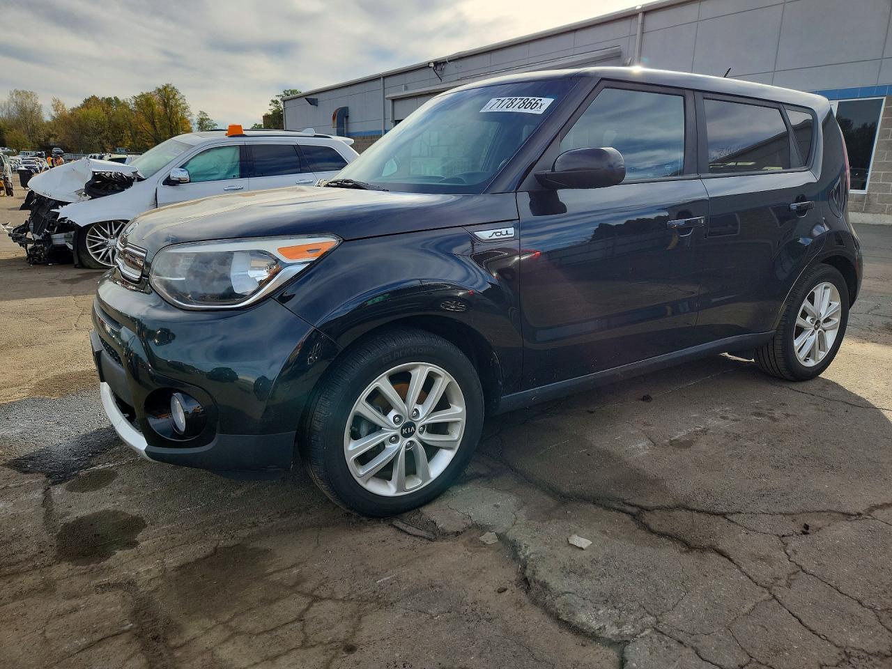 2018 KIA SOUL Plus — Front 3/4