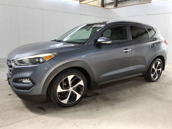 2016 HYUNDAI TUCSON — Front 3/4