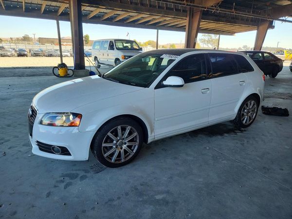 2013 AUDI A3 Premium Plus — Front 3/4