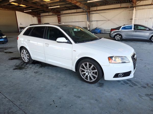 2013 AUDI A3 Premium Plus — Passenger 3/4