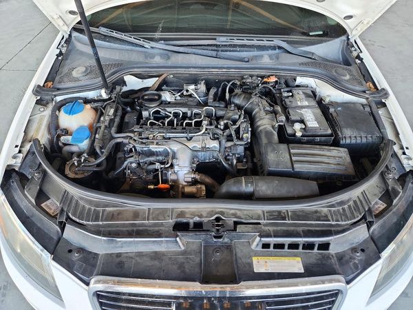 2013 AUDI A3 Premium Plus — Engine bay