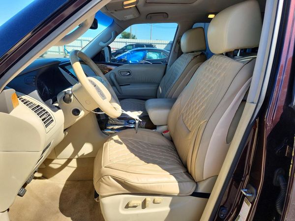 2014 INFINITI QX80 — DENT