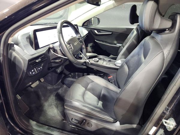 2023 KIA EV6 Light, Wind — DENT