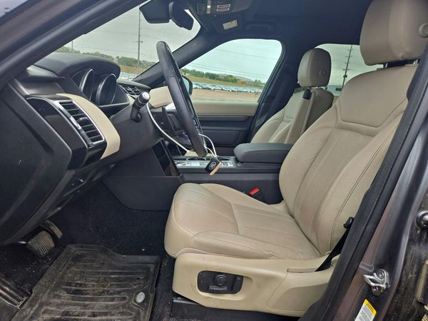 2017 LAND ROVER DISCOVERY SE — DENT