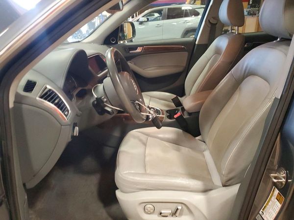 2016 AUDI Q5 — DENT