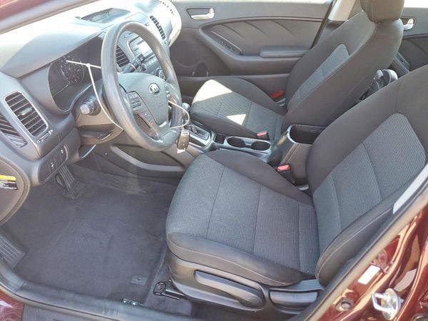 2018 KIA FORTE LX Base — DENT